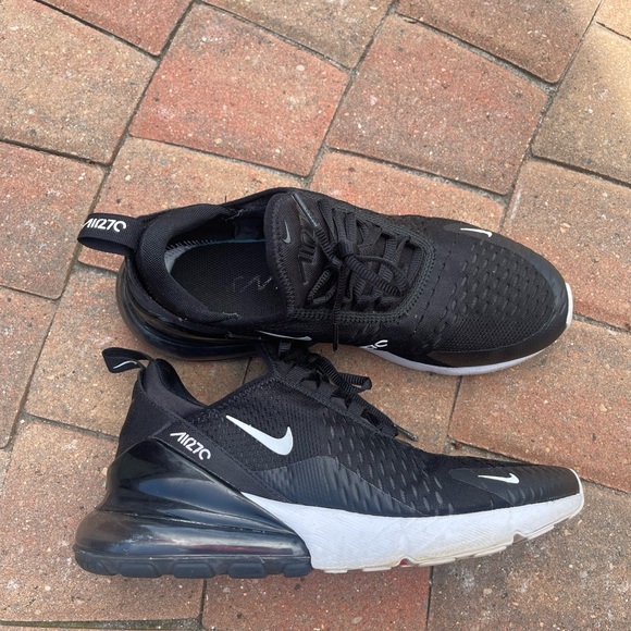 Nike Air Max 270 Black White Athletic Sneakers Size 8 Men - Picture 2 of 8